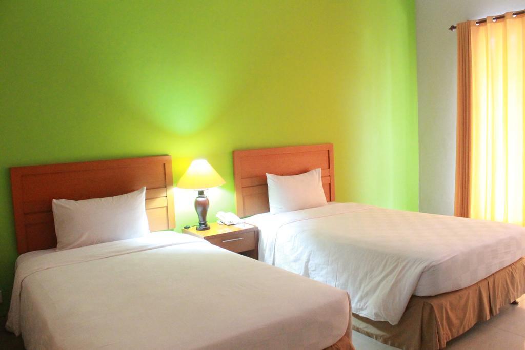 Hotel Town House Bukit Damai Indah Balikpapan  Exterior foto