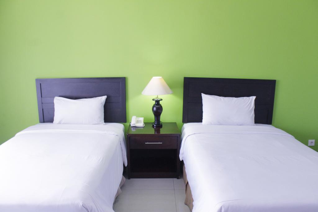Hotel Town House Bukit Damai Indah Balikpapan  Exterior foto