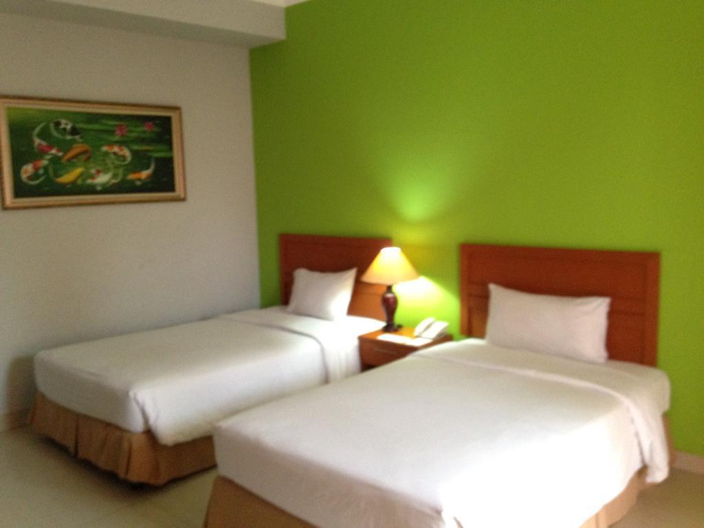 Hotel Town House Bukit Damai Indah Balikpapan  Exterior foto