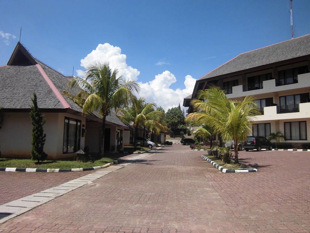 Hotel Town House Bukit Damai Indah Balikpapan  Exterior foto